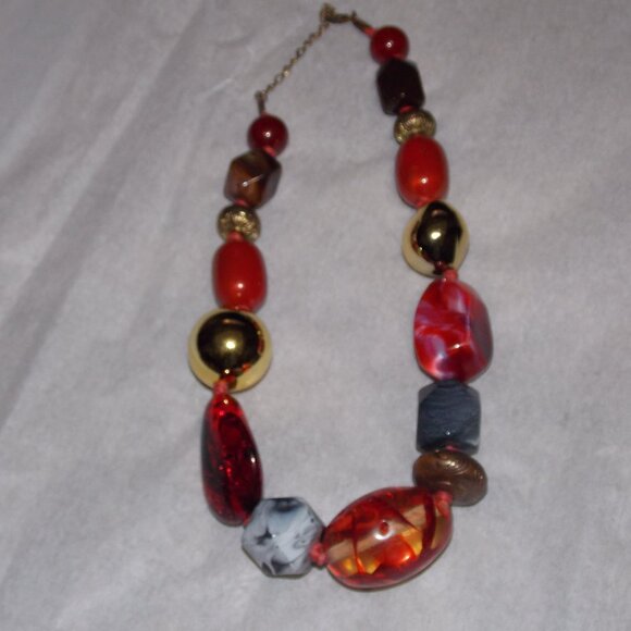 🔥2 for $10🔥 Black, Gold Toned and Cranberry Red Bead 18" Necklace - Picture 1 of 5